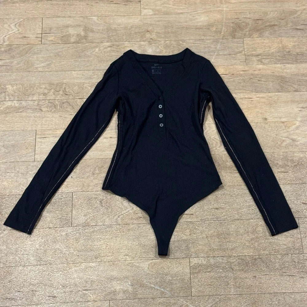 Nike Yoga Black Ribbed Long Sleeve Henley Bodysuit w/ Bronze Thread Trim Size XS - Picture 2 of 5